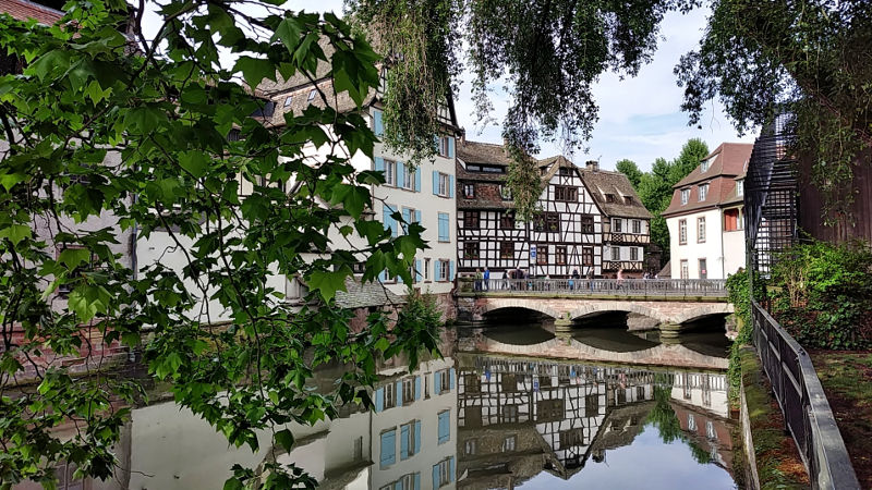 Fachwerkhäuser am Kanal der Ill in Strassburg, La Petite France, Wanderhunger