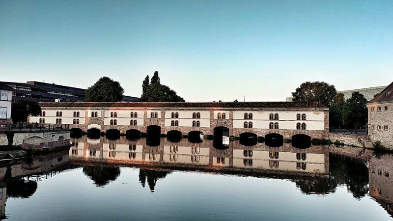 Die Barrage Vauban im Abendlicht im Strassburg, Wanderhunger, Tipps für ein Wochenende in Straßburg