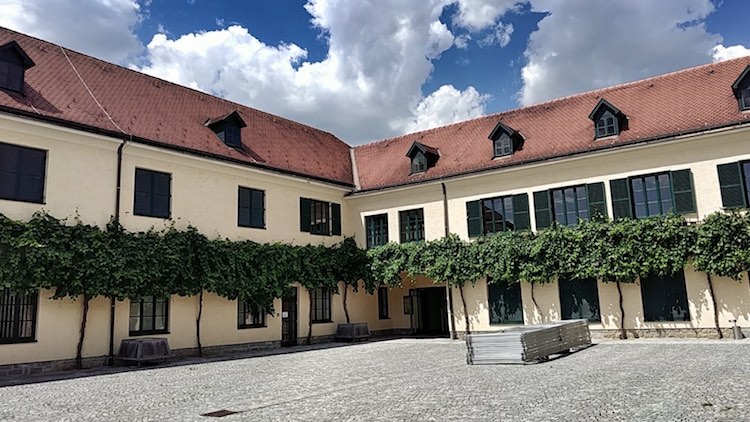 Der renovierte Bauernhof, in dem die Winzer krem ihren Hauptsitz haben. Wanderhunger