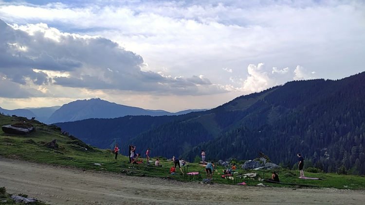 Yogaplatz bei Yoga auf der Alm mit Souldshineyoga in Großsölk. Wanderhunger