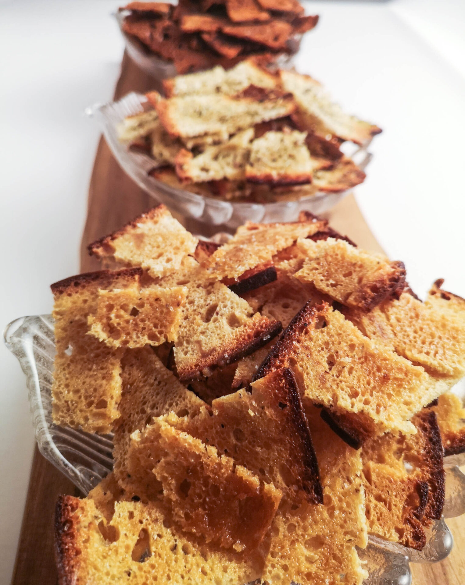 Brotchips | Verwertung von altem Brot | Rezept | Foodblog | Lieblingsspeise.at