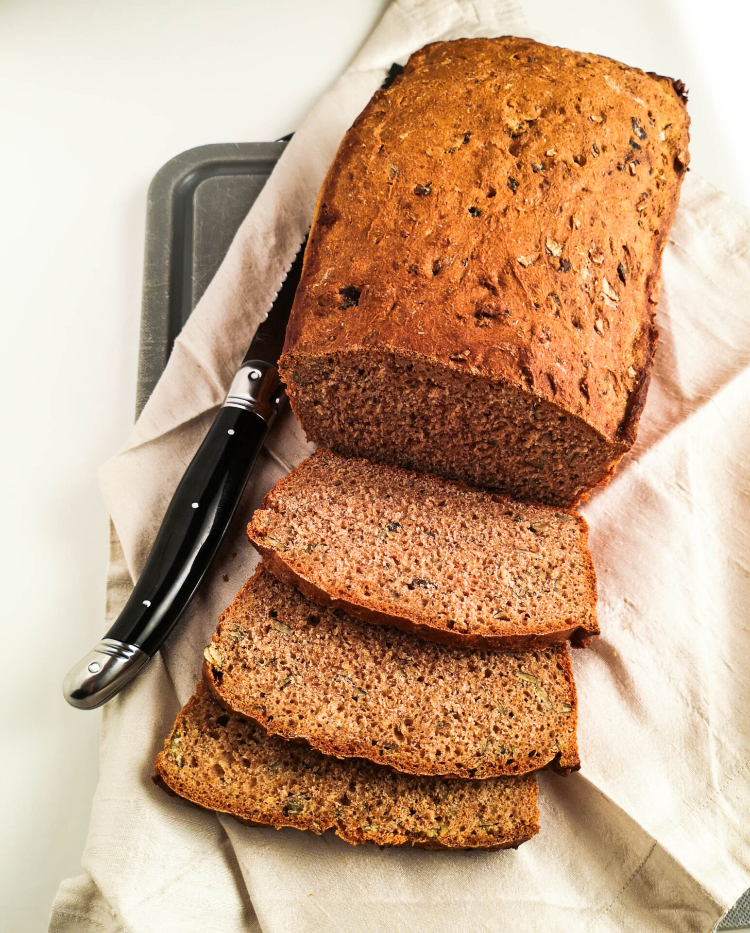 Vollkornbrot mit Kürbiskernen | Foodblog | Lieblingsspeise.at