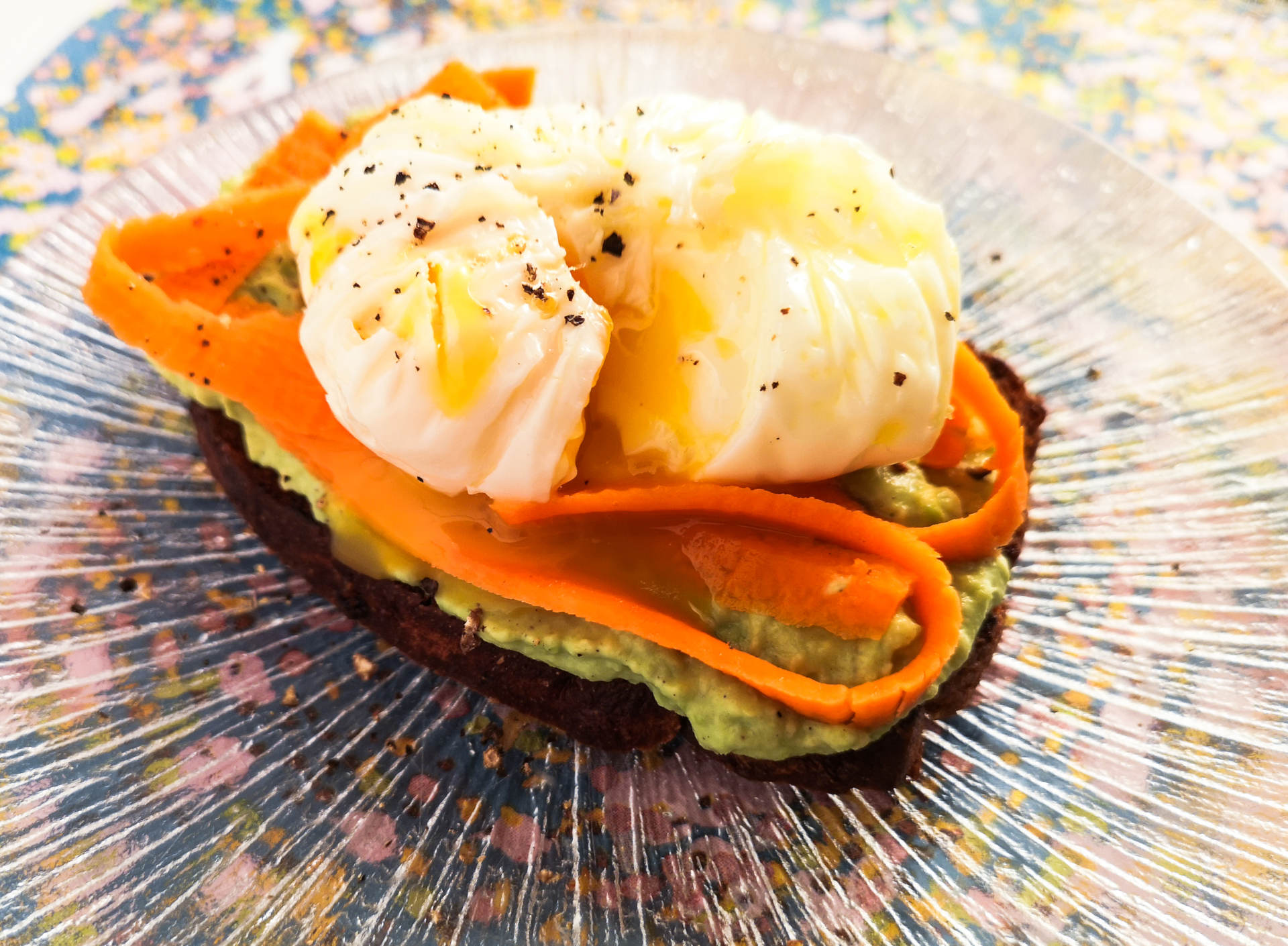 Avocado-Toast mit pochiertem Ei | Rezept | Foodblog | Lieblingsspeise
